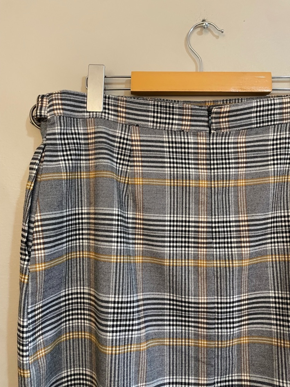 Harlow Grey Plaid A-Line Mini Skirt with Yellow Accents – Size XL EUC - Picture 11 of 14